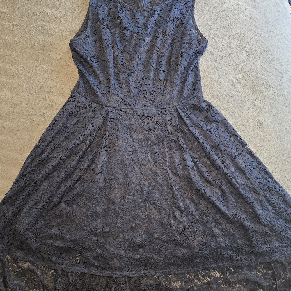 Elegant Lace Sleeveless Dress - Gray